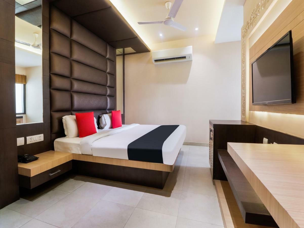 Capital O 46218 Royal Cottage Suite Kanpur Extérieur photo