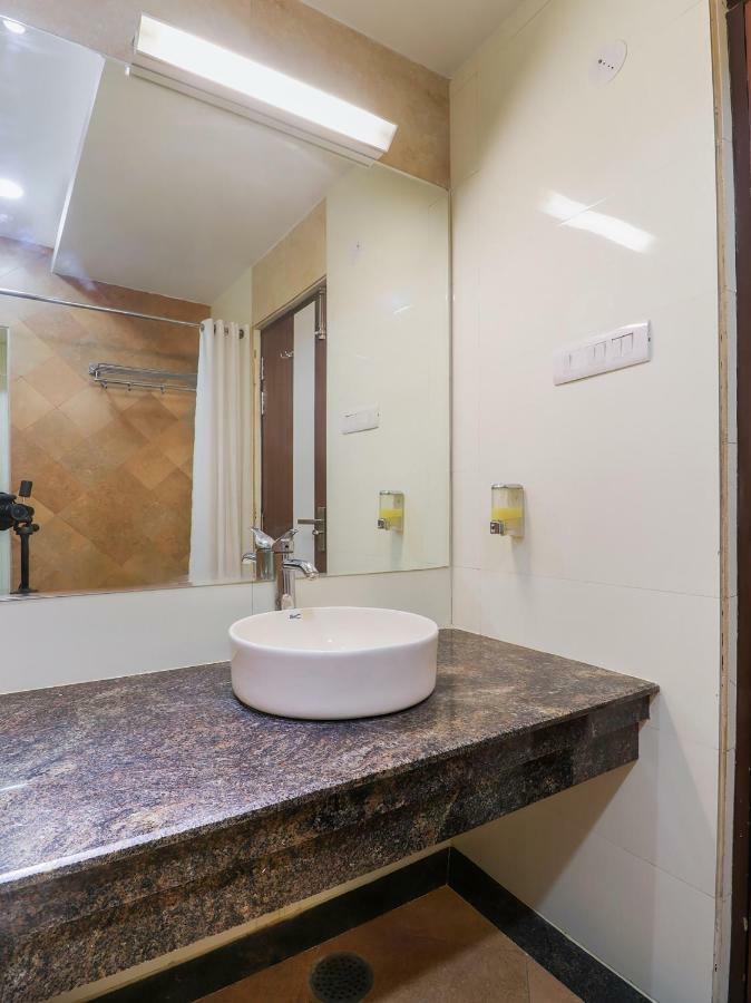 Capital O 46218 Royal Cottage Suite Kanpur Extérieur photo