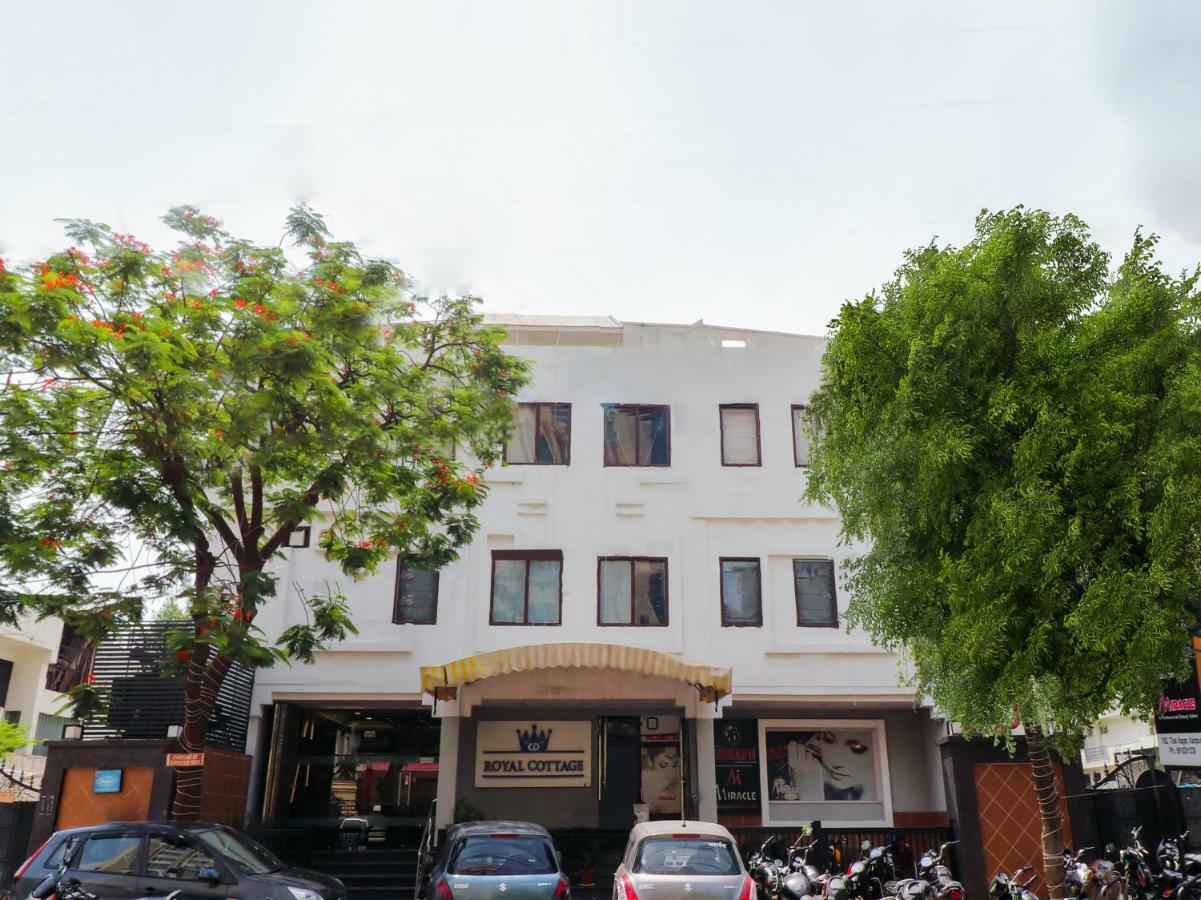 Capital O 46218 Royal Cottage Suite Kanpur Extérieur photo